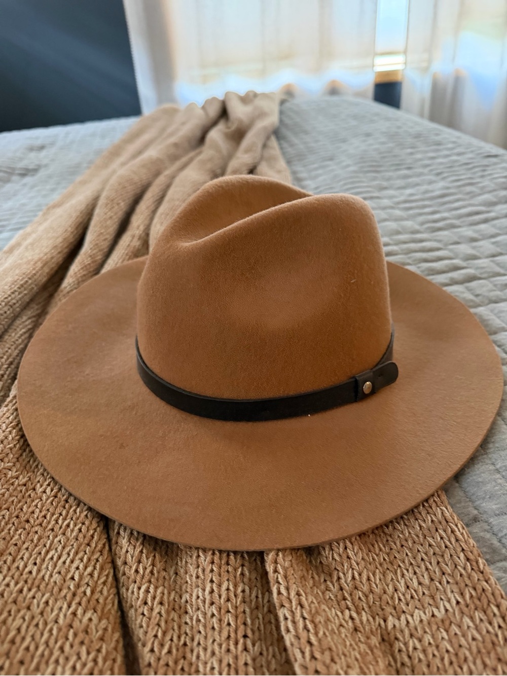 Wide Brim Felt Fedora Hat in Camel with Black Band